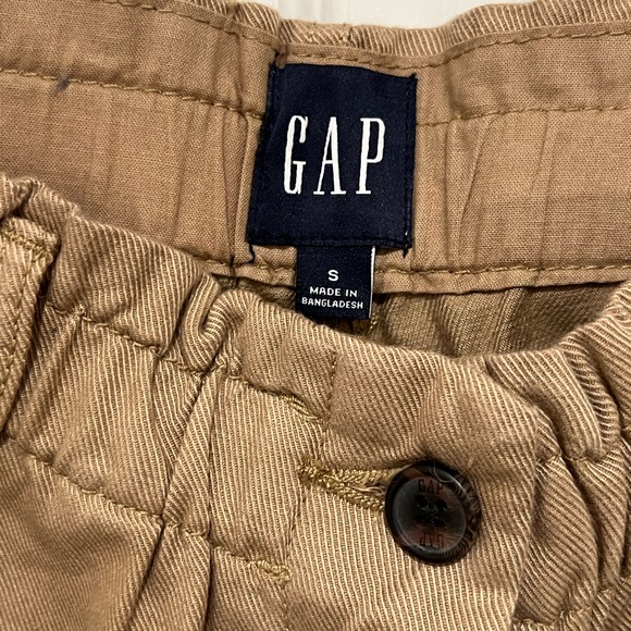 GAP Women’s Tan Relaxed Pant - Picture 2 of 3